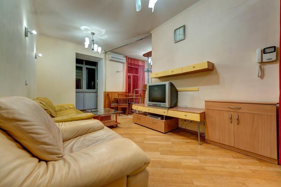 Apartments On Shota Rustaveli Kiev Exteriör bild